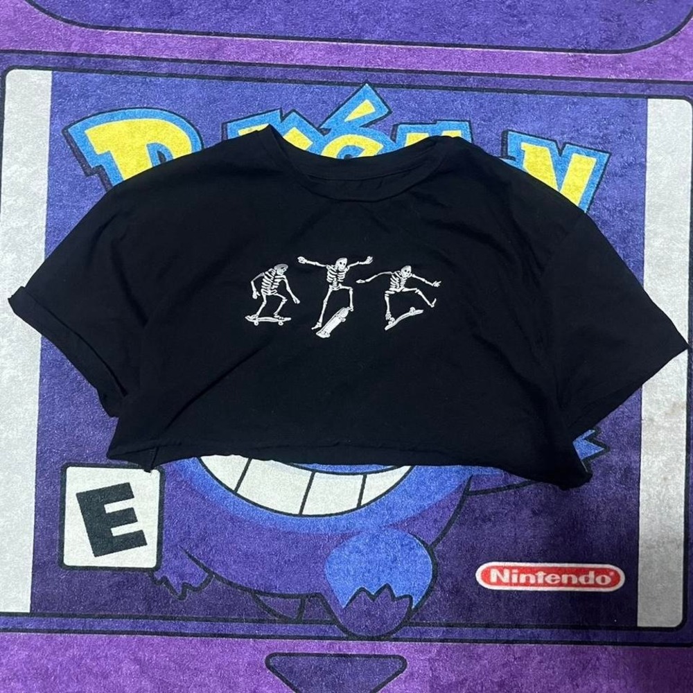 Black hand-cropped tee with skeleton design, Size: XS